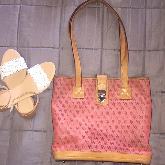 ‼️ SALE!! Near New Dooney and Bourke Bag ‼️ - Picture 1 of 3